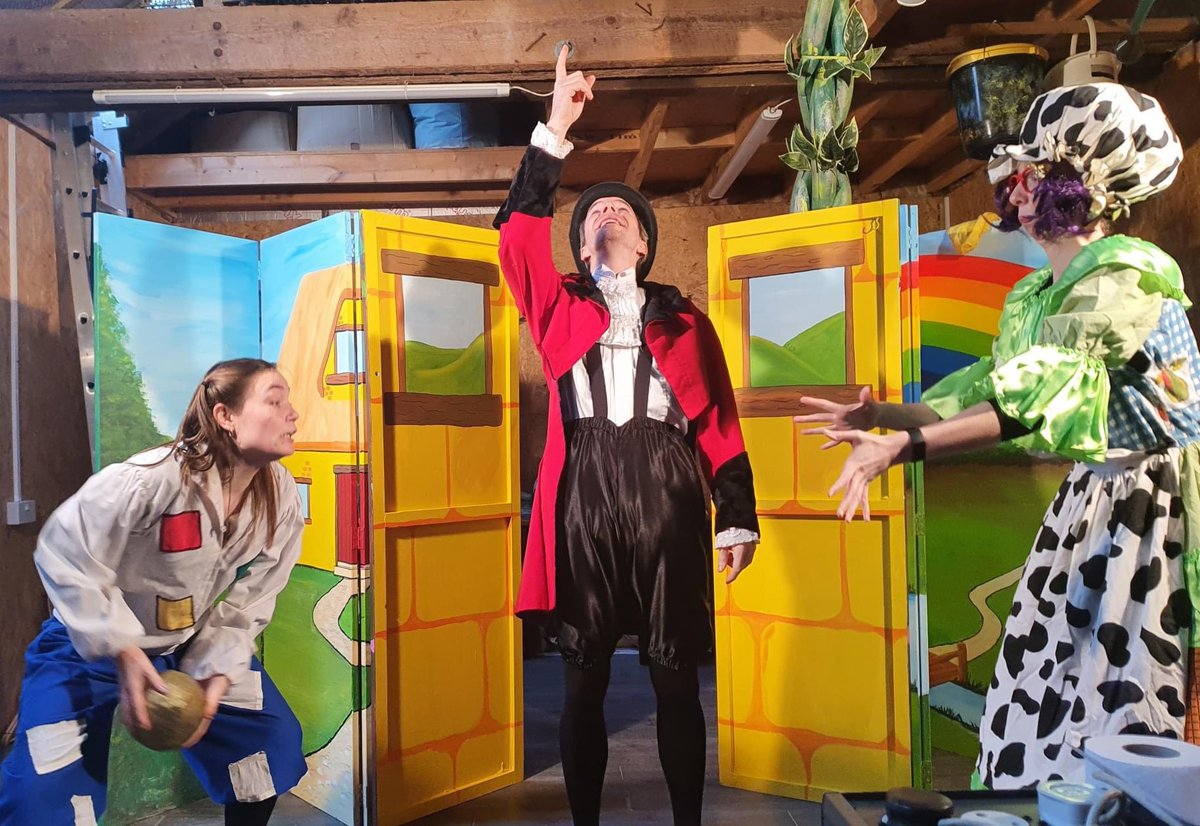 lornapanton's tweet photo. We got a lovely message from a school we performed at this week! Feeling proud of our team and the panto 🎉 https://t.co/B1b9Tzvdhz