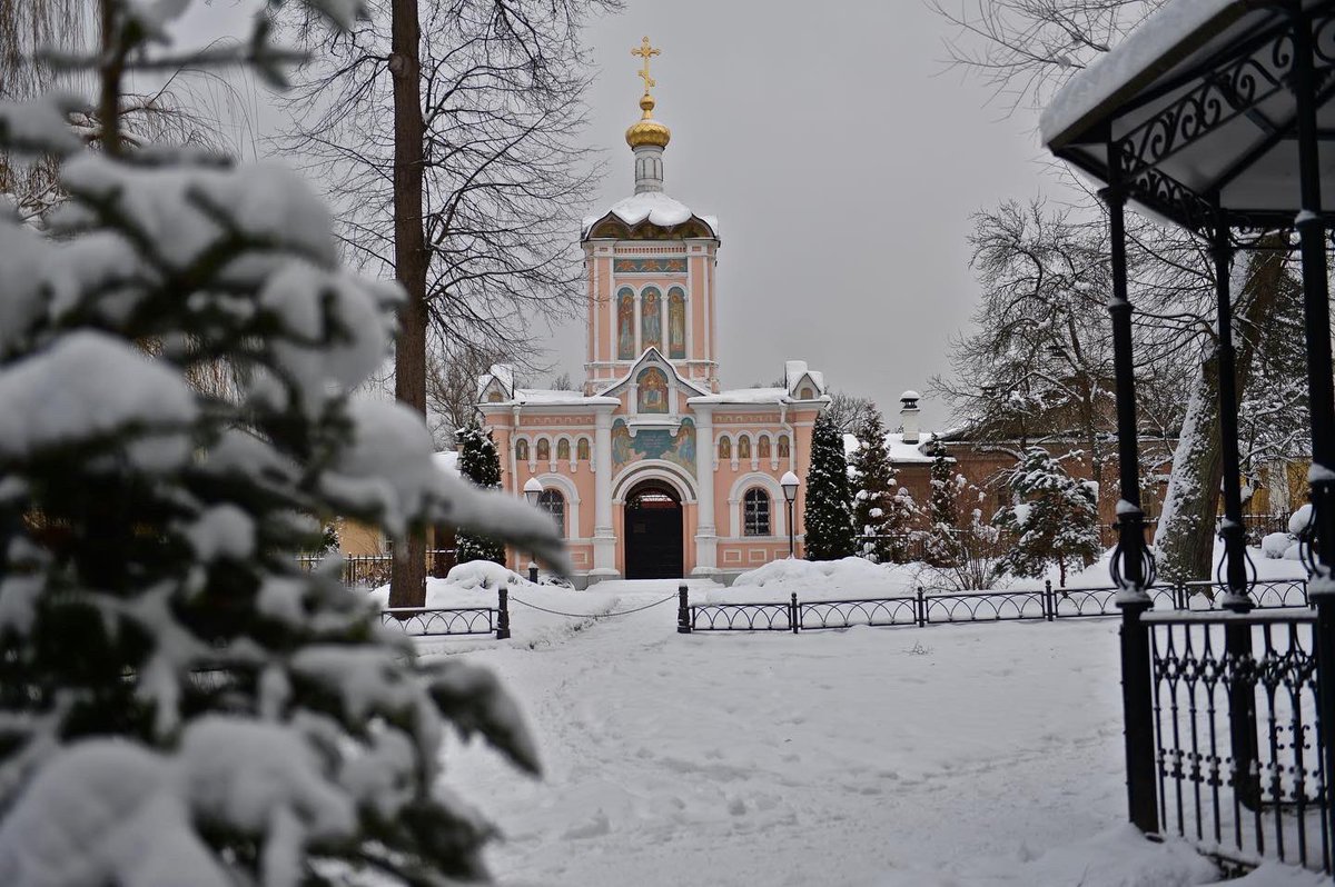 episkopleonid's tweet photo. Заснеженный Иоанно-Предтеченский скит Оптиной пустыни https://t.co/wtyCKiAeCM