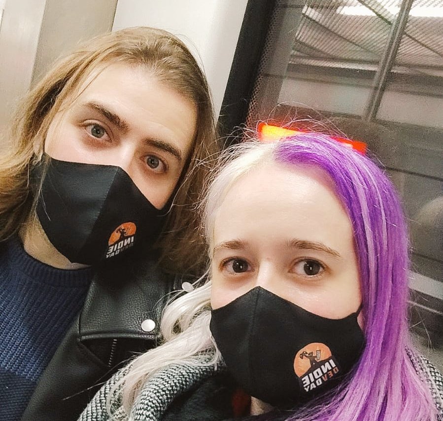 IndieDevDay's tweet photo. El equipo IDD ya está de camino al @funandserious 

Asi somos con mascarilla, si nos veis, saludad! 👏

(Con las mascarillas to flama de IDD no va a haber dudas 😁) https://t.co/XGWkFi7xuV