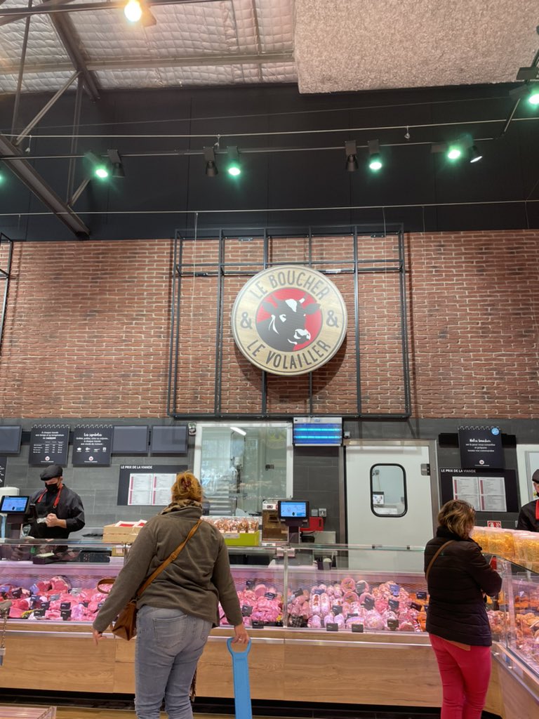 aurelienpouzin's tweet photo. Ouverture du U express Sérezin du Rhône. 
Bravo à toutes les équipes pour le job accompli en 12 jours. 
Un nouveau magasin pour @ULesCommercants @schelcher https://t.co/AG8cE1UuZv