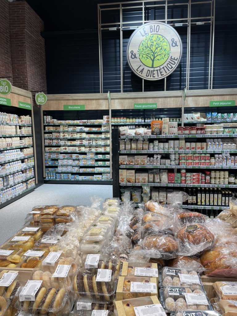 aurelienpouzin's tweet photo. Ouverture du U express Sérezin du Rhône. 
Bravo à toutes les équipes pour le job accompli en 12 jours. 
Un nouveau magasin pour @ULesCommercants @schelcher https://t.co/AG8cE1UuZv