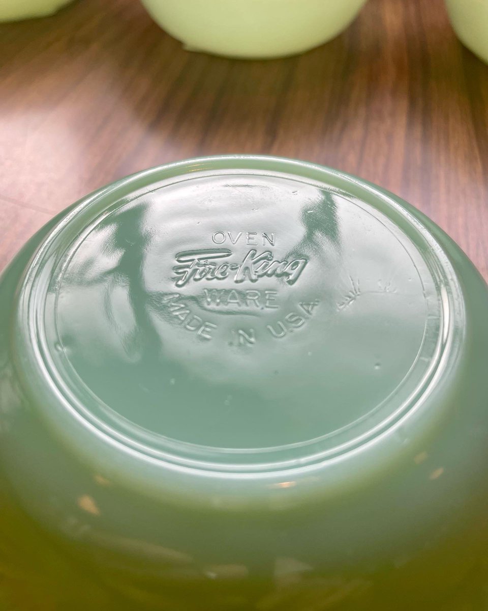 lockstock222's tweet photo. 「ファイヤーキング入荷♪」
今回のファイヤーキングは大人気ジェダイシリーズの中でも希少なお皿⭐︎
・ベリーボウル
・サラダプレート
#2COcafe #佐世保夜カフェ #佐世保カフェ #ファイヤーキング https://t.co/ExodJBs4KH