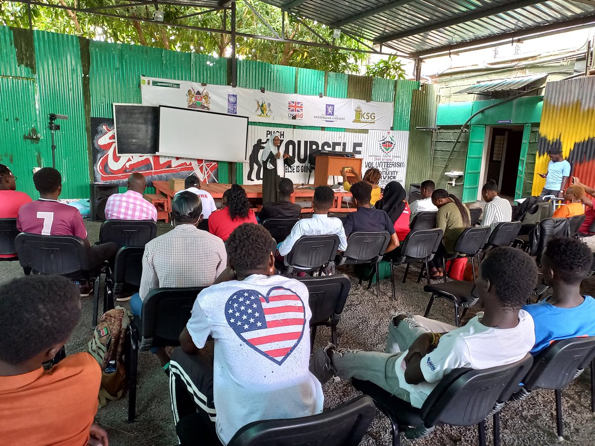 MasaiMjanja2's tweet photo. Being world humans right day , vijana pale isiolo wame amwa twende nalo. #worldhumanrightsday2021 @Moses_Thuranira @GP_Kenya @ActionAid_Kenya @sumeya_bishar https://t.co/vejVsJcIws