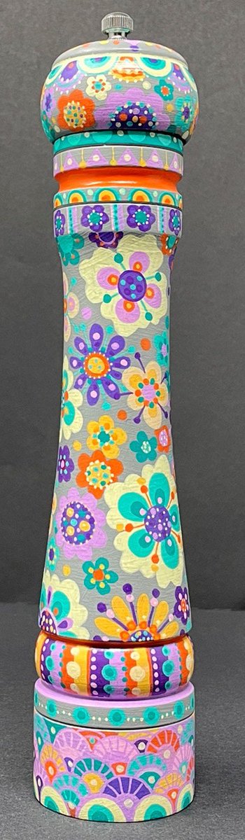 Spice up Christmas! With my Handpainted 10 inch Wooden #PepperMills #indieshop #handmade #shopsmall #UKGiftHourAM #justacard #christmas etsy.me/3DJgcg3