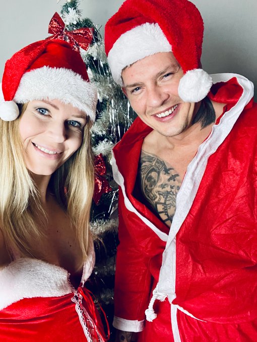 Christmas home shooting for LP 🔥 with @ThomasJporno 🤩❄️ https://t.co/V9aQCrtjQT<a class="tags" target="_blank" title="On Twitter" href="/?out=eyJ0eXAiOiJKV1QiLCJhbGciOiJIUzUxMiJ9.eyJpYXQiOjE3MjE2NTg5MzYsImlzcyI6InR3cG9ybnN0YXJzLmNvbSIsIm5iZiI6MTcyMTY1ODkzNiwiZXhwIjoxNzUzMTk0OTM2LCJyZWRpcmVjdF91cmwiOiJodHRwczovL3R3aXR0ZXIuY29tL1Rob21hc0pwb3JubyJ9.qmJkg6ufXMcqfd3pKAALgP8_VOCNOWWxnxj2h-lDC_rvh8eXfEa5h78S1usuydEIKR7UtqdYSq5dgeWPyK_fgA">@ThomasJporno</a>