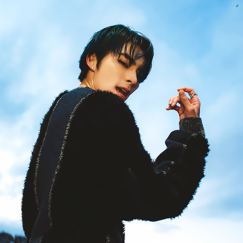 Hourly Xiaojun tweet media