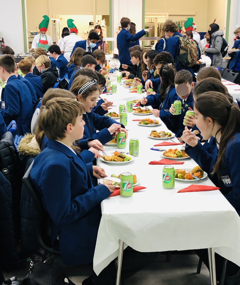cams_hill's tweet photo. It’s beginning to feel a lot like Christmas 🎄🎅🏼An amazing Christmas lunch for over 600 pupils, catered for by Luke and his Dream Team yesterday. Then an evening of fabulous festive music at our CHS Christmas concert last night. #CamsAndProud #WeAreCams #ChristmasIsComing https://t.co/Wa3brS3luV