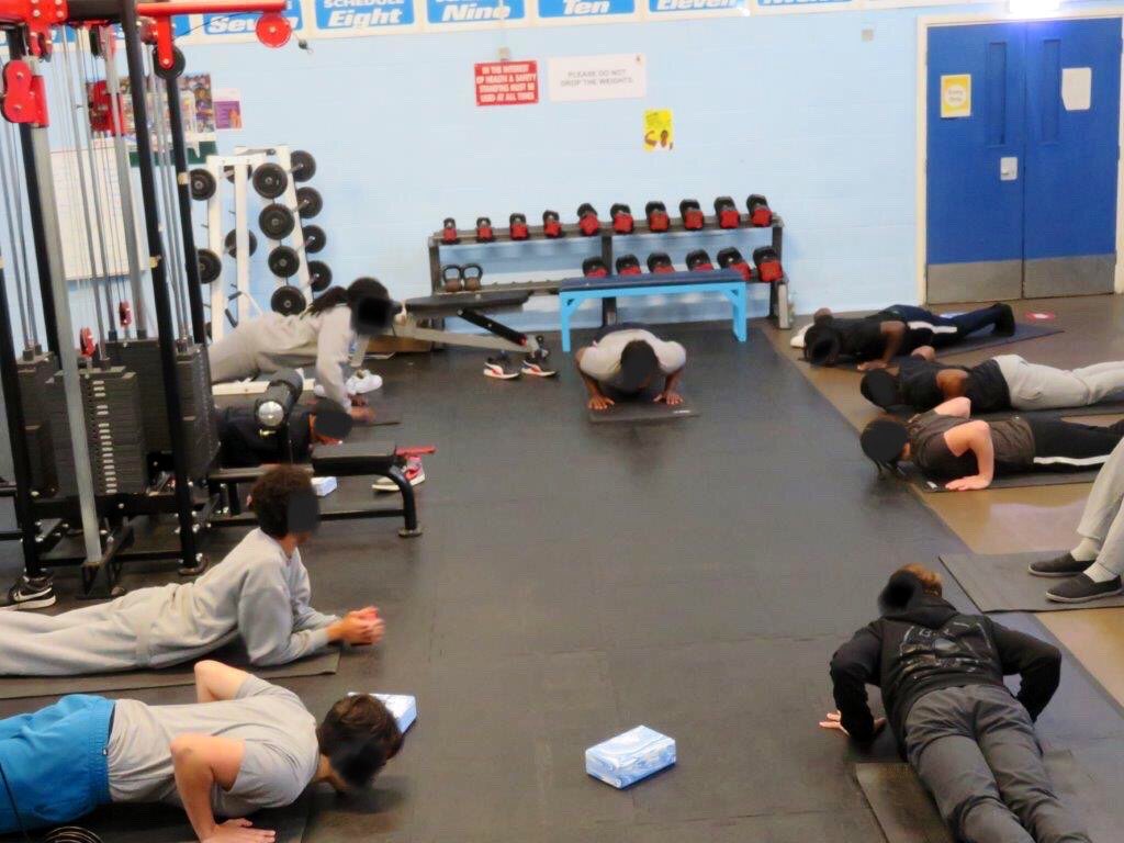 hmyoifeltham's tweet photo. Our YP’s are continuing to enjoy engaging with @UYogis in their weekly sessions. A YP on release has also reached out to them for support through the gate. Resettlement support is vital for our age groups, mentoring is such a valuable resource #ChangingLivesTogether #powerofsport https://t.co/ftmk7AA9Px