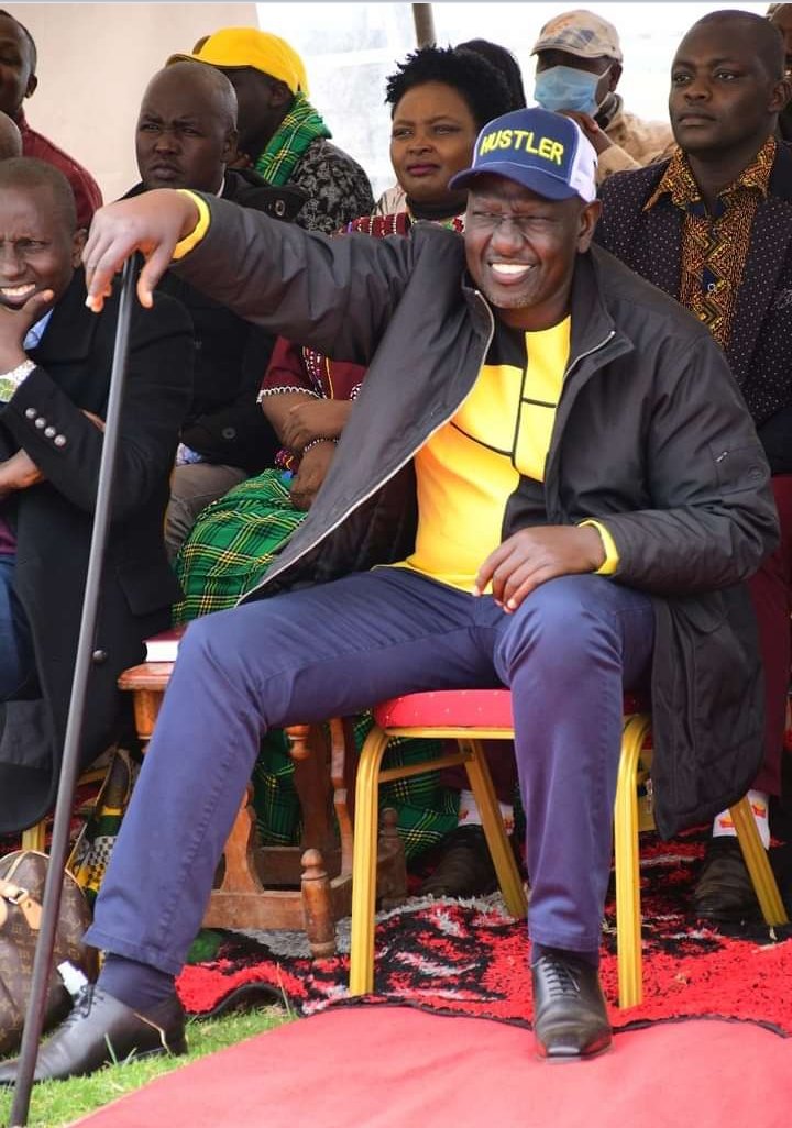 KibetAlex17's tweet photo. Smile wins more allies than frowns @HonOscarSudi  The hustler is happy!!! We are happy !!! https://t.co/D0bvuwV84l
