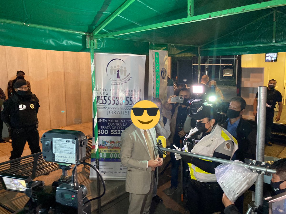 ObsSegCiudadana's tweet photo. Si tomas NO manejes! Estaremos participando como Observadores Ciudadanos en los +20 diferentes puntos de revisión anunciados del programa “conduce sin alcohol” de la @SSC_CDMX Si necesitas ayuda puedes llamar a la #lineadeseguridad de @elconsejomx 55-5533-5533 @guerrerochipres https://t.co/wrgF07Od82