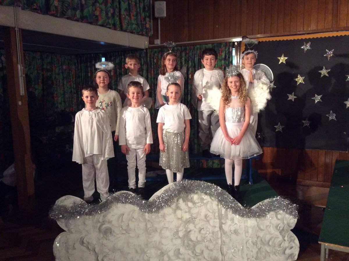 bisphamjy3's tweet photo. After an amazing first performance to the school yesterday, we are so excited for our next performances next Monday afternoon and Tuesday evening! 🎉⛄️🎄 https://t.co/5lrOqsQn5E