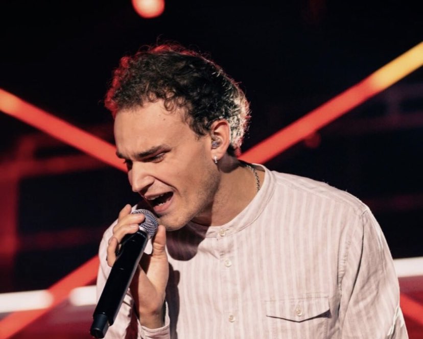 ”Jag känner att folk i Sverige har en bild av att resa till Island är som att åka till Narnia”. Lycka till ikväll Birkir! #idol norden.se/birkirisland/