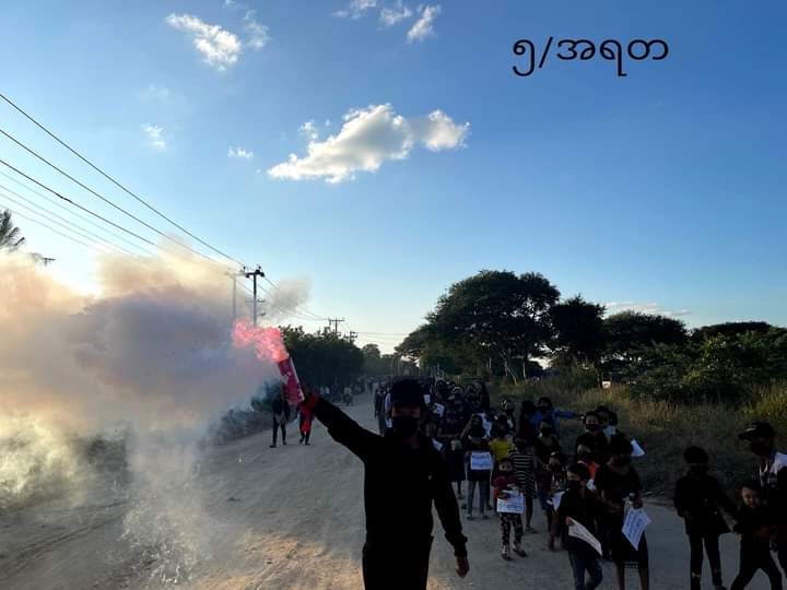 MiSuSuWin1's tweet photo. #SilentStrike 
#OurCityOurRules 
#Dec10Coup 
#WhatsHappeninglnMyanmar https://t.co/juGZlQbbfF