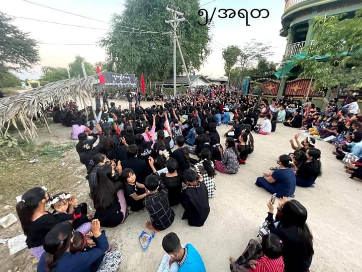 MiSuSuWin1's tweet photo. #SilentStrike 
#OurCityOurRules 
#Dec10Coup 
#WhatsHappeninglnMyanmar https://t.co/juGZlQbbfF