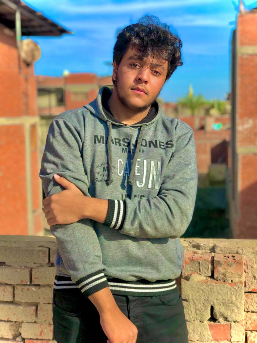 Loaa88elseed's tweet image. &quot; نصيبك الحلو جاي جاي مهما اتاخد منك 🖤✨
♡ ㅤ    ❍ㅤ     ⎙ㅤ     ⌲