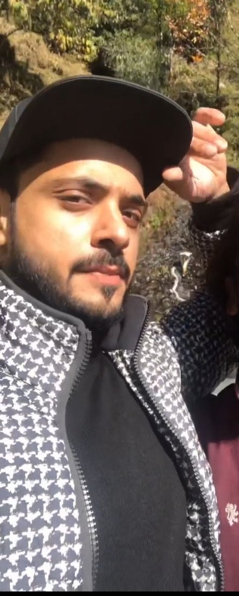 Zannat_77's tweet photo. His swag 🌚🔥😎🙌 yes @adnan_abkhan you always look super AWWE-SOME 🌚😘😍❤️

#AdnanKhan https://t.co/VmdRJBcg6W