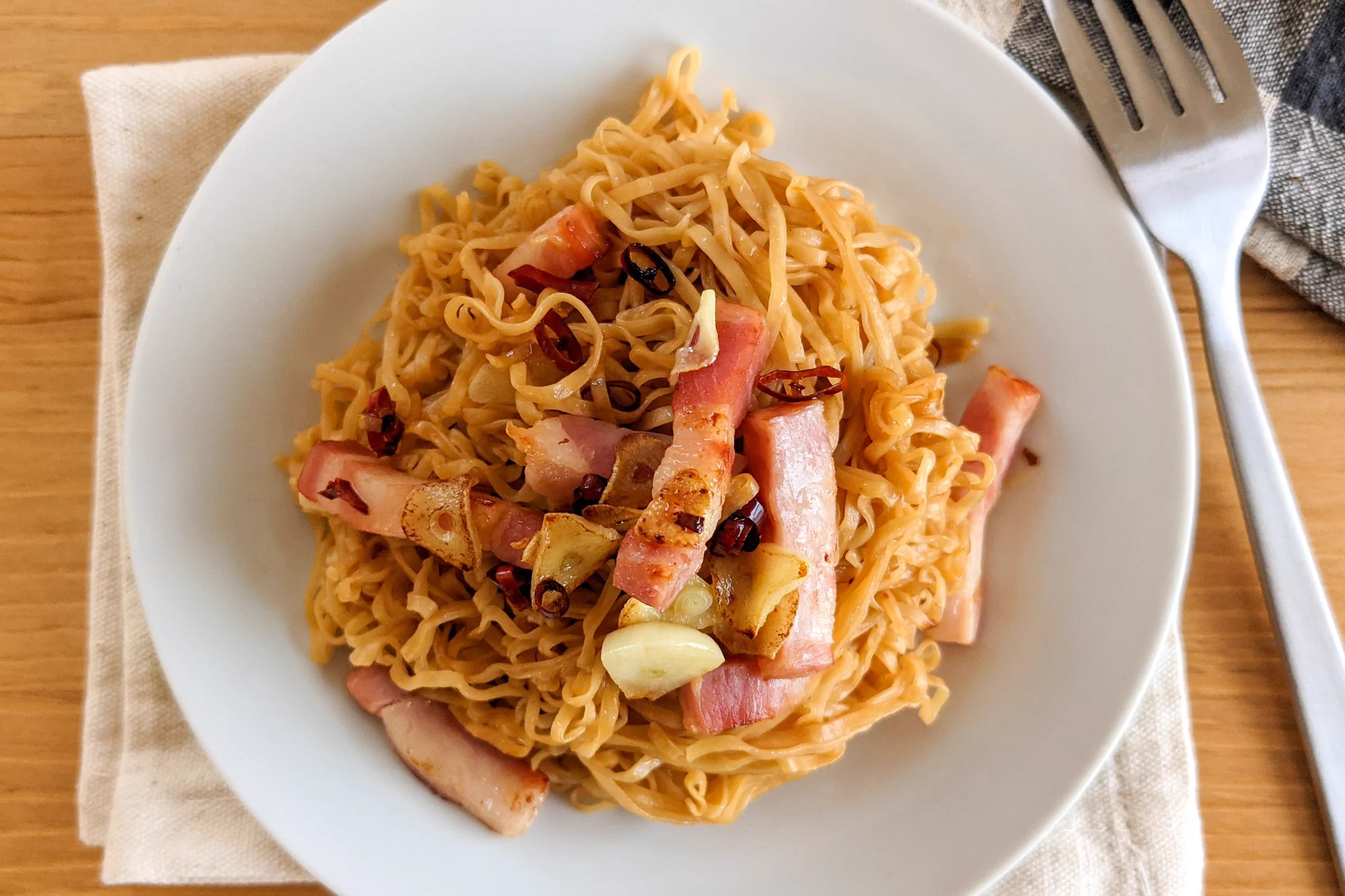あの袋麺がペペロンチーノに？！「チキンラーメン」のアレンジレシピ！
