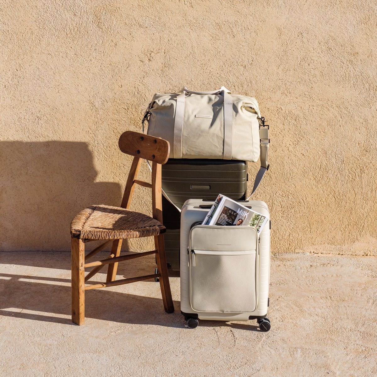 Literally everyone: I love your luggage! 
Me: Thanks, it has pockets.

Travel light and travel right with our fully vegan range by your side.

#LetsGoFurther
#LetsGoTogether
#VacationInspiration