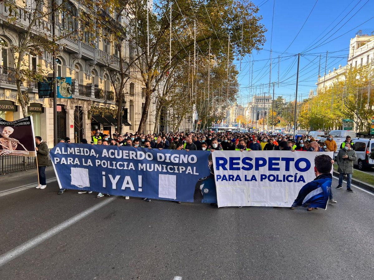 sindicatopla's tweet photo. Cada vez surgen más excusas para no aprobar el #AcuerdoDigno prometido por @AlmeidaPP_ a los @policiademadrid 

@GrupoPPMadrid @PSOEMadridAyto @VOX_AytoMadrid @RecuperaMadrid_ @MasMadrid__ no queremos promesas, queremos hechos.

@InmaSanzO @begonavillacis https://t.co/JtYrb4eYEY