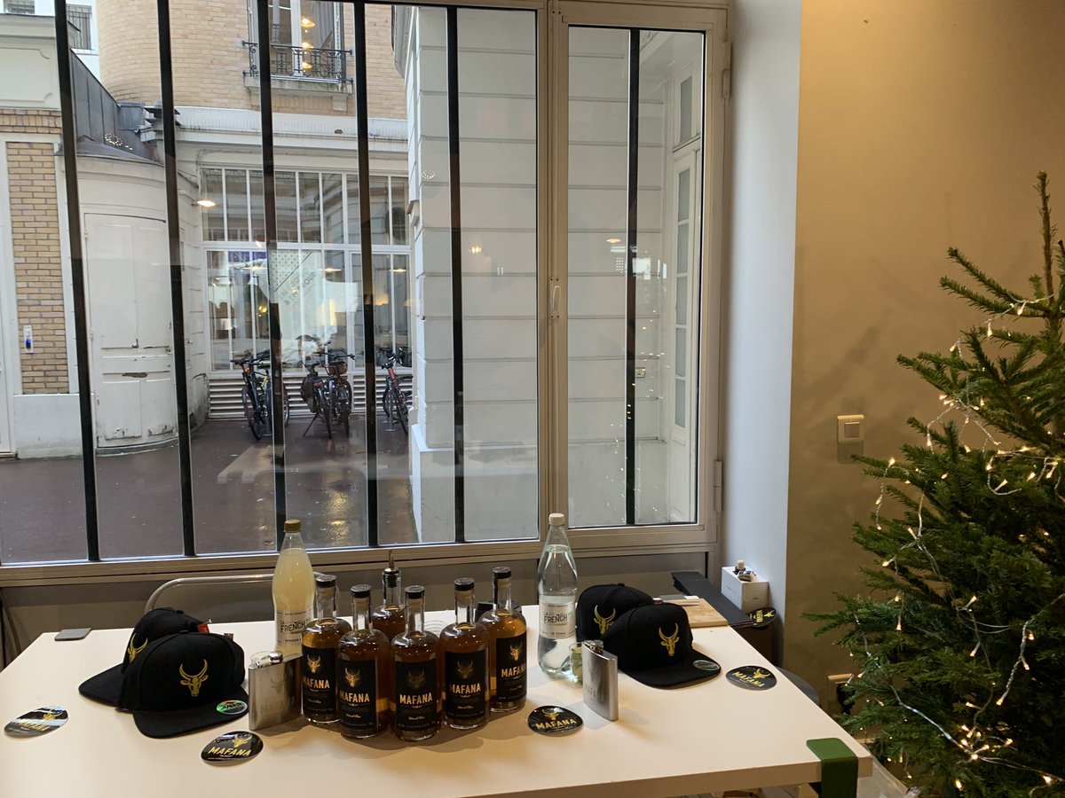 Amis parisiens, venez goûter notre MAFANA ! 🥃

Direction le KissMarket de <a href="/Kissbankers/">KissKissBankBank</a> au 34 rue de Paradis à Paris 🎄