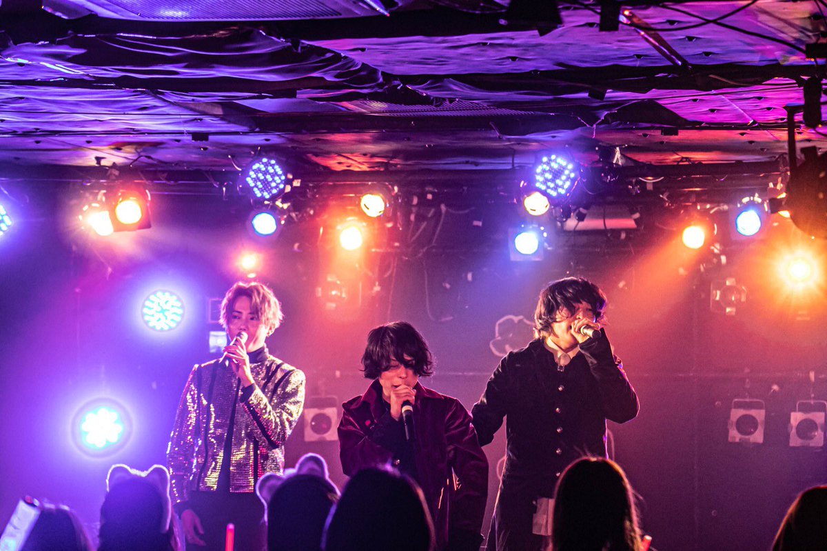 MoSgr's tweet photo. みなさんお久しぶりです。
メンズアイドル始めました。
ほんで解散しました。
Photo（@takemotomizuki） https://t.co/gsyq3l0B0o