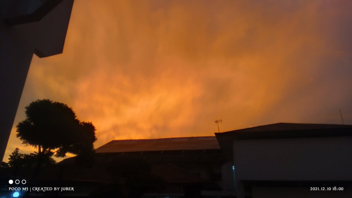 Agungjuber's tweet photo. @PRFMnews langit bandung sore ini https://t.co/E1ariGAZE0