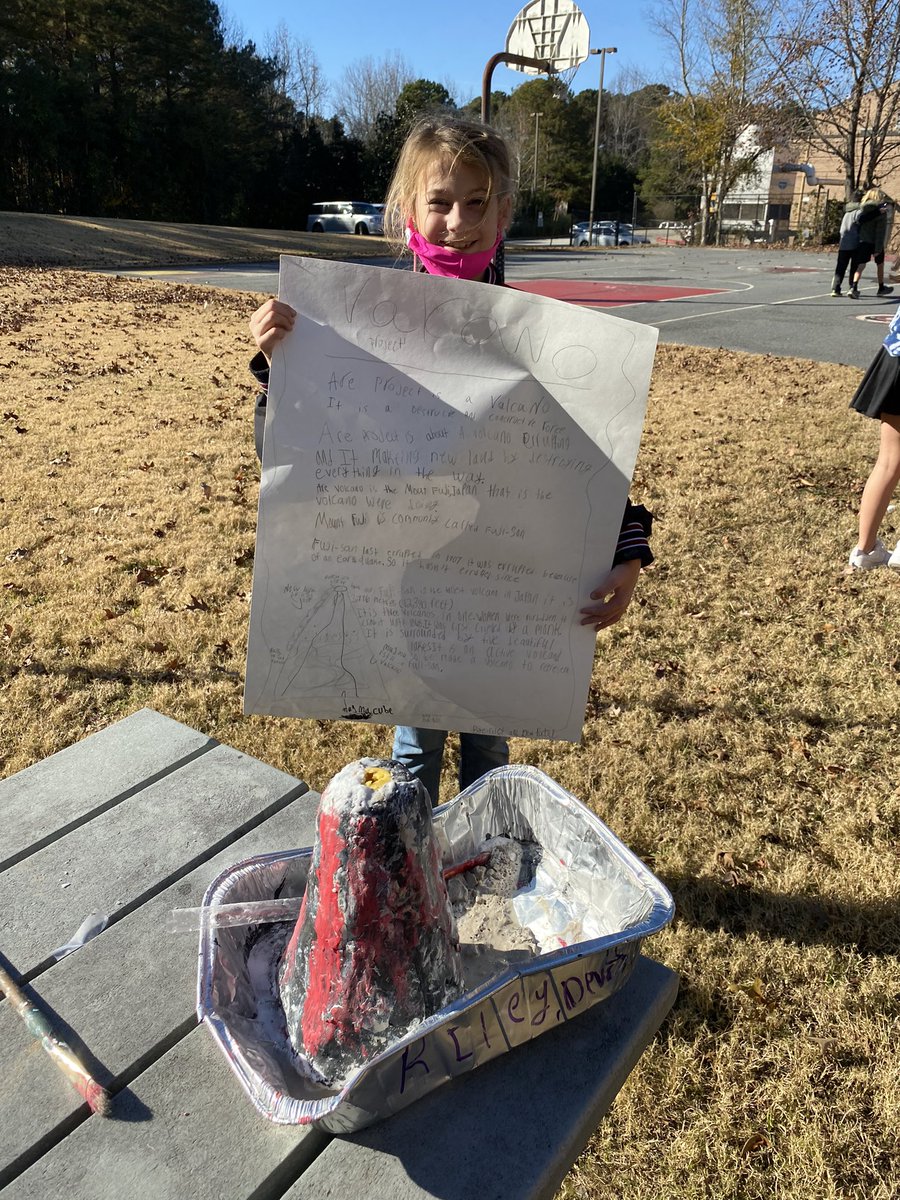 taylorcjmedlock's tweet photo. Earth Science: Volcanoes erupts in class last week. Students had a blast  learning about the constructive and destructive forces of the earth. https://t.co/P8CfrxsqQ4