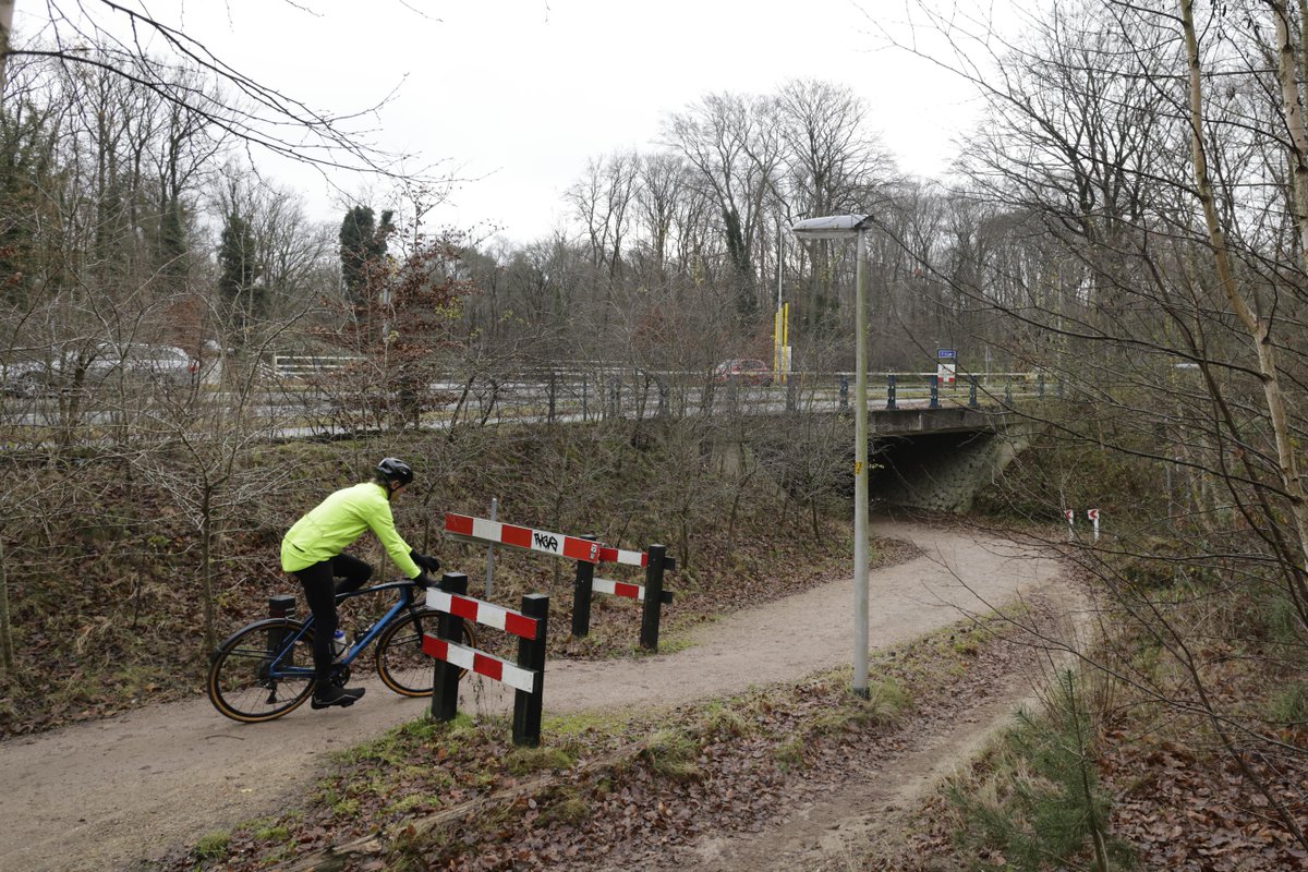 Rob botste frontaal tegen een mountainbiker in de fietstunnel ’met de haakse bocht’. Onder de Hilversumseweg. ’Moeten er eerst doden vallen?’ dlvr.it/SF688Z