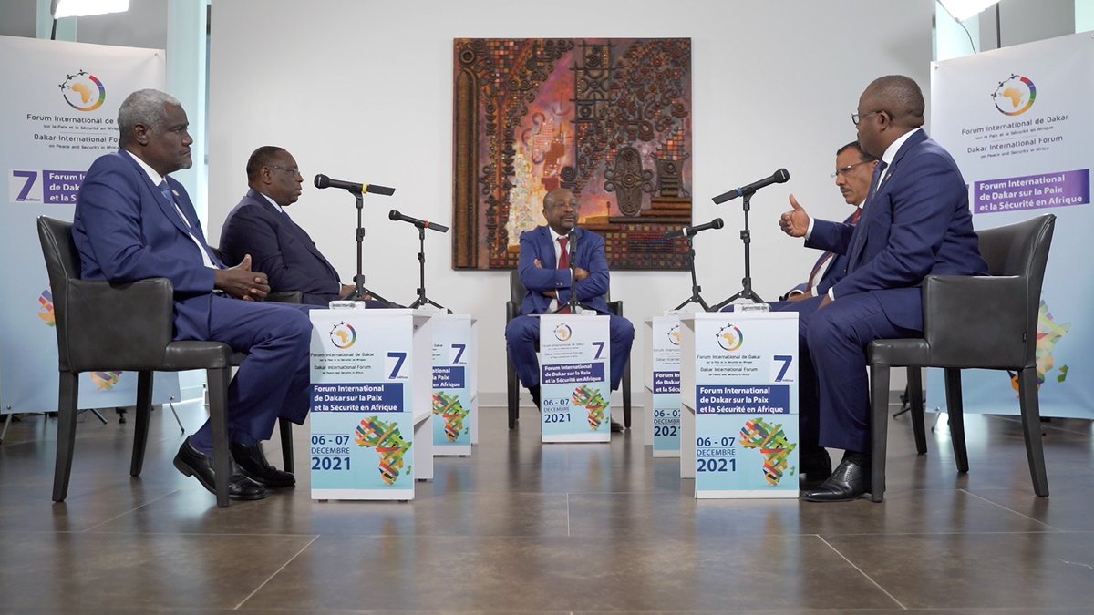 Forum de Dakar : vers une nouvelle stratégie pour fair face à l'insécurité dans le Sahel ? A suivre dimanche sur RFI avec un plateau exceptionnel ! <a href="/Macky_Sall/">Macky Sall</a> <a href="/AUC_MoussaFaki/">Moussa Faki Mahamat</a> <a href="/USEmbalo/">Umaro Sissoco Embaló</a> <a href="/mohamedbazoum/">Mohamed Bazoum</a>