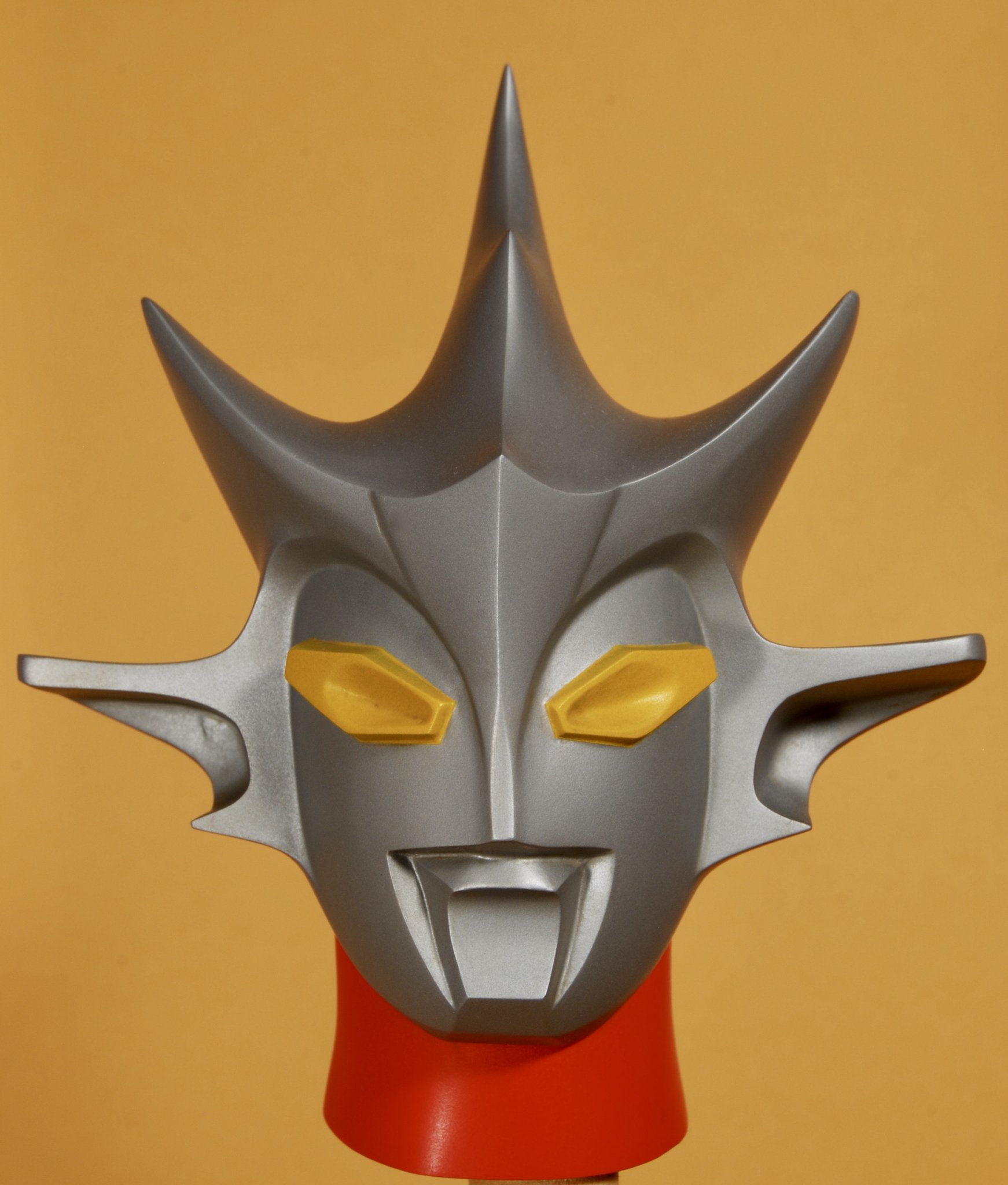 ウルトラマンタロウ リアルマスク デラックスバージョン 発光