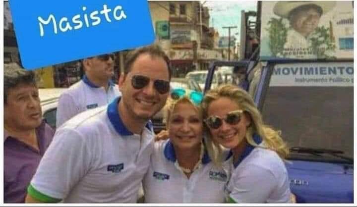#AntonioParada principal involucrado en #ItemsFantasmas es masista.
En la foto aparece apoyando a su suegra candidata del MAS.
Este es otro robo al pueblo por masistas, y una rencilla por repartija del botín. 

Será otro caso olvidado por la justicia porque involucra a masistas.