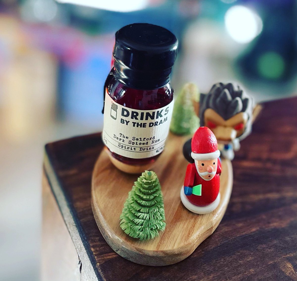 rumminguk's tweet photo. Day 10 of the @drinksbythedram Rum Advent Calendar 🥃

The Salford Dark Spiced 

#rum #rumvent #december #funko #funkopop #dbz #dramvent #funkoadventcalendar #adventcalendar #rumming https://t.co/jx8RPmv0Z3