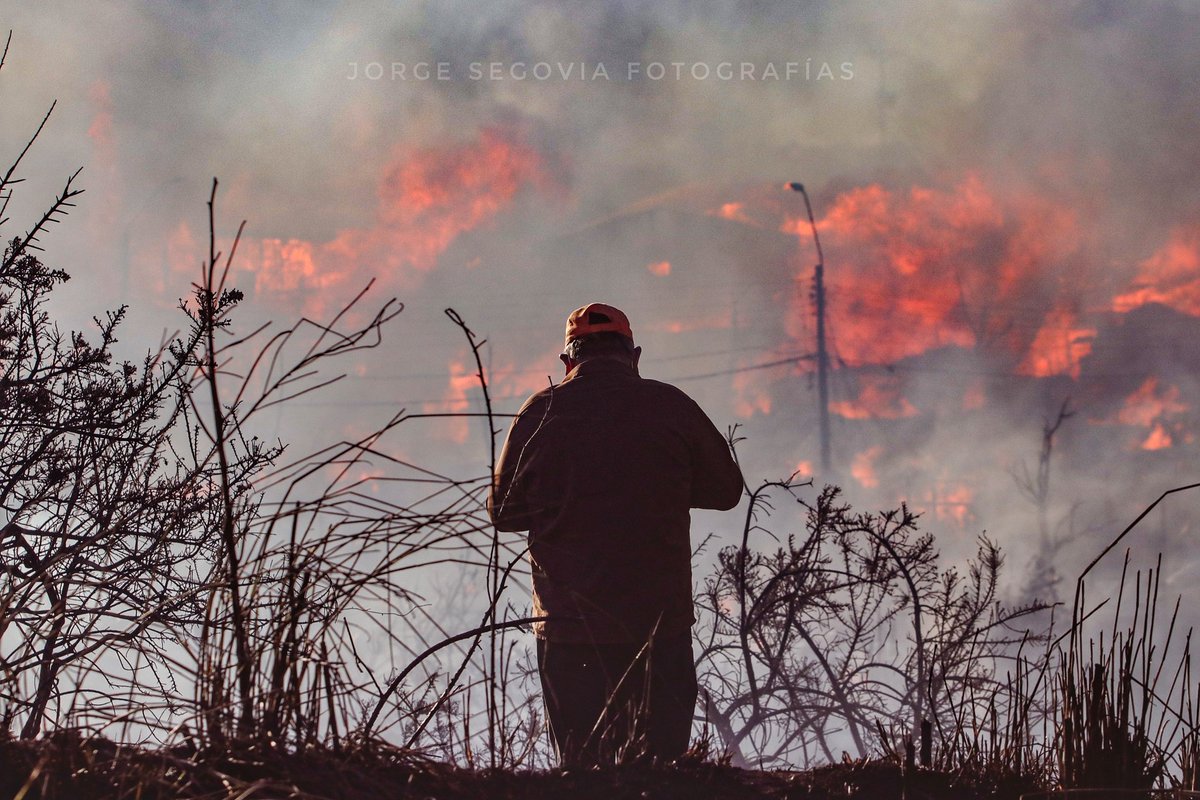 El dolor que sienten las familias de Castro tras perder el fruto de toda una vida, traspasan los límites y es el dolor de todo Chiloé. Colaboremos con un granito de arena en estos momentos, todo sirve para las familias que quedaron sin nada. #Incendio #IncendioCastro #Chiloé