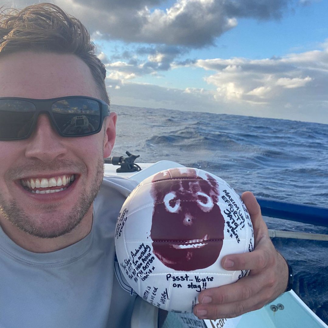 JackJarvisFit's tweet photo. WHAT A WEEK 👌

Jack and Budgie have officially been at sea a week now -oh how time flies!  

Wilson even made an appearance (don't tell @tomhanks), although he is certainly a man of few words 

TRACK HIS PROGRESS AND DONATE⬇️

https://t.co/ZTsi6nbYaP

#unitedweconquer https://t.co/j2hPMjbYkc
