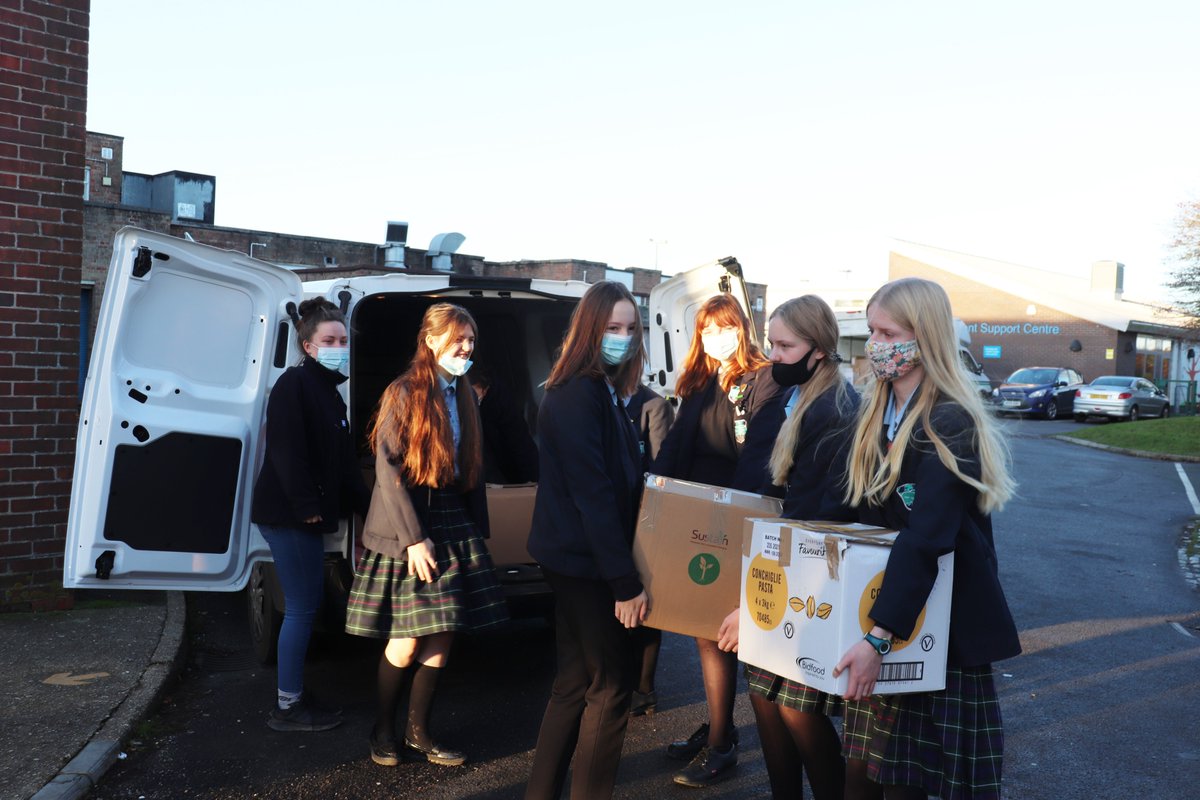 BourneCCollege's tweet photo. Bourne students donated cat and dog food to Mount Noddy, our local RSPCA Animal Centre. https://t.co/kSnKRxZLE6