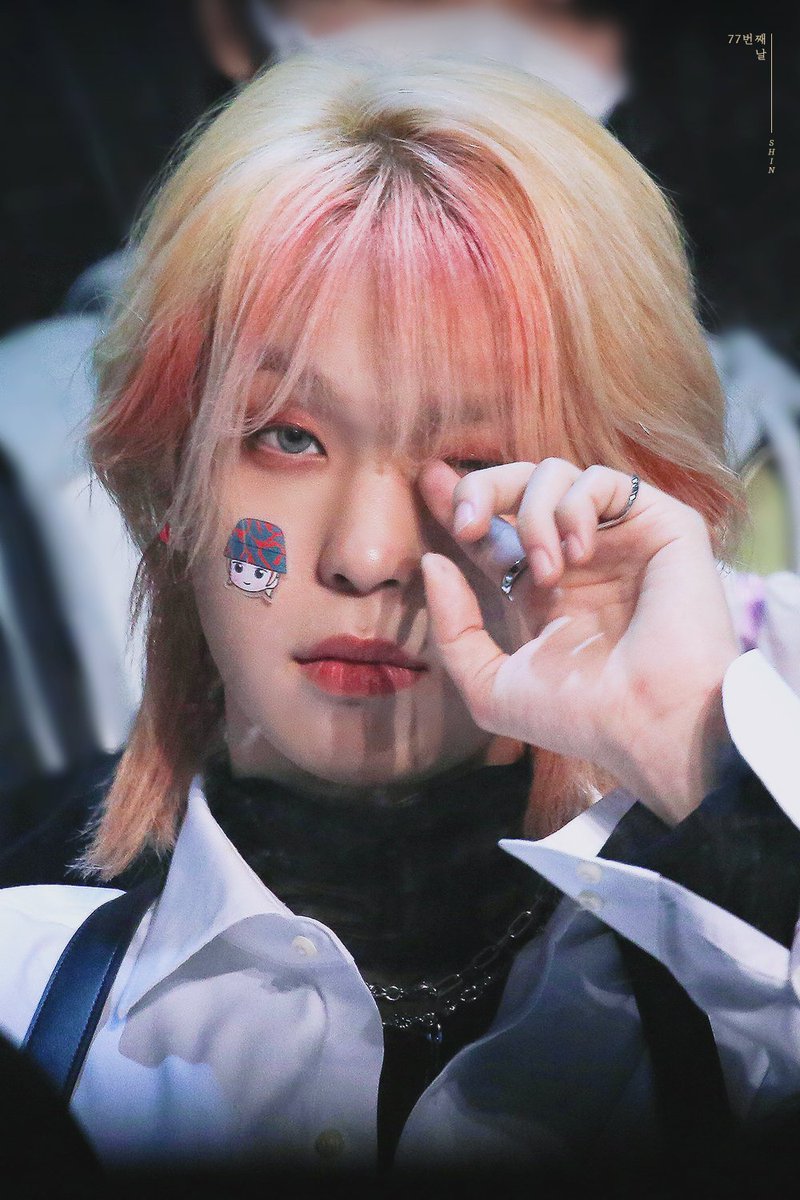 The77thDAY's tweet photo. 211203 상암 팬싸인회
#SHIN #GHOST9 #이신 #고스트나인 #77번째날 https://t.co/8RTvNsuRGI