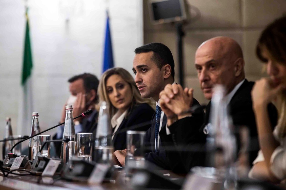 Min <a href="/luigidimaio/">Luigi Di Maio</a> interviene alla presentazione di <a href="/en_decode39/">Decode39 English</a>, nuovo portale di analisi e approfondimento in ENG e AR sulla politica estera italiana. Contributo di analisti, think tank, giornalisti importante per definizione della politica estera🇮🇹, in un’ottica di sistema Paese