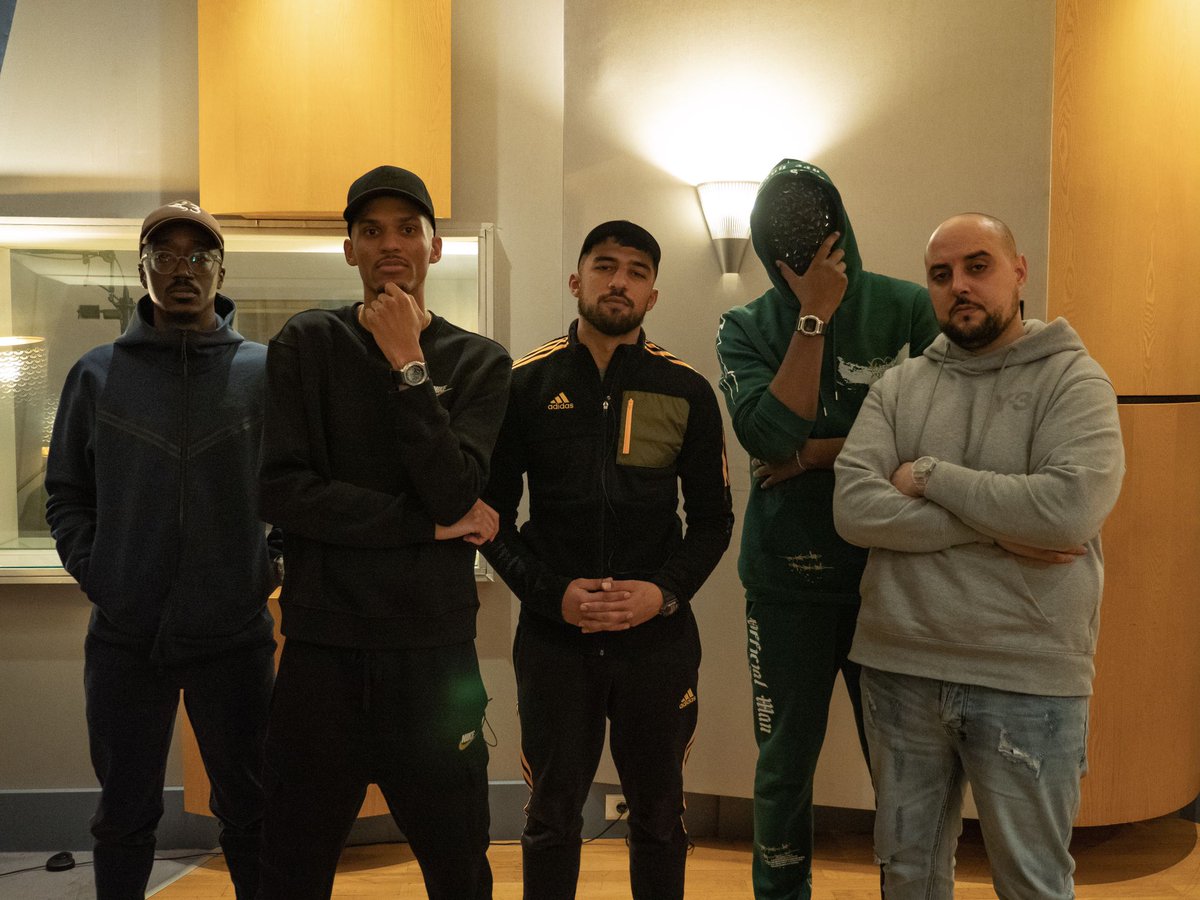 booska_p's tweet photo. 🚨 RDV demain à 17H pour le "1 son en 1h" avec @zkrmusik et c'est très fort 🔥

s/o @gshockfrance https://t.co/T6BZjwAix5