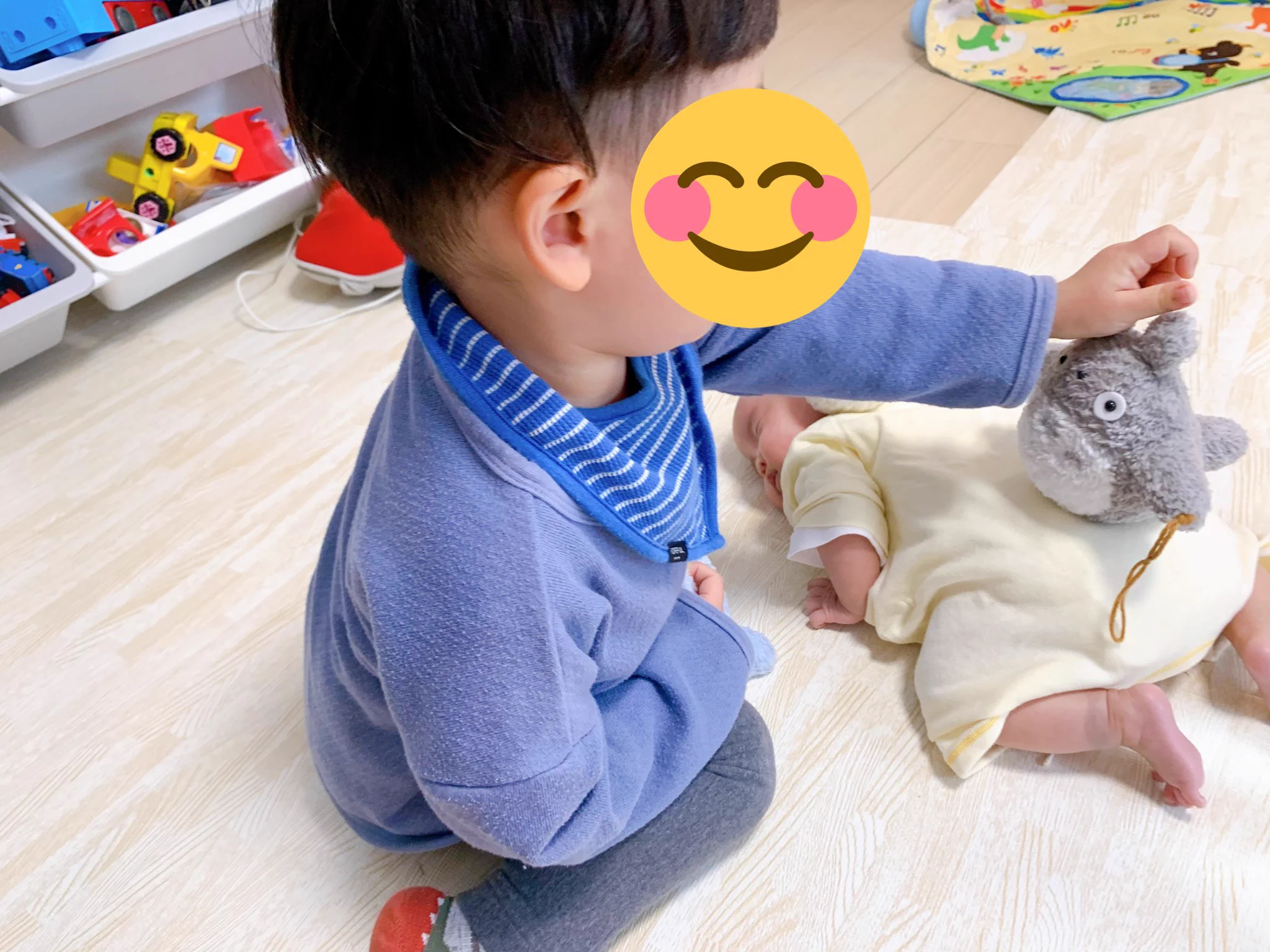 【赤ちゃんとお兄ちゃんのほっこり画像】お兄ちゃんの優しさがかわいい