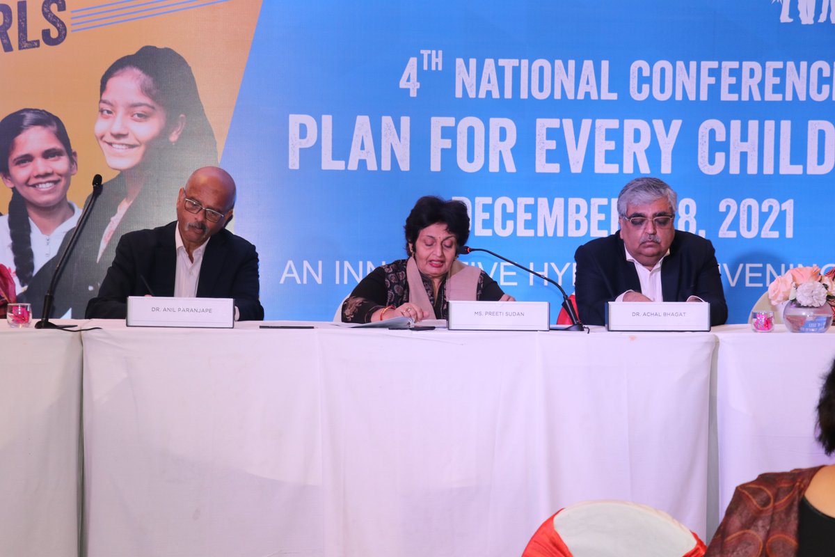 Plan_India's tweet photo. The session on “Ensuring Mental Health and Well-being for Girls” clearly brought out the message that mental health is an important public issue that needs key stakeholders to collaborate in addressing the issue.
#BuildbackBetterWithGirls
#MentalHealthMatters 
#Wellbeing https://t.co/7YtR2GgIS9