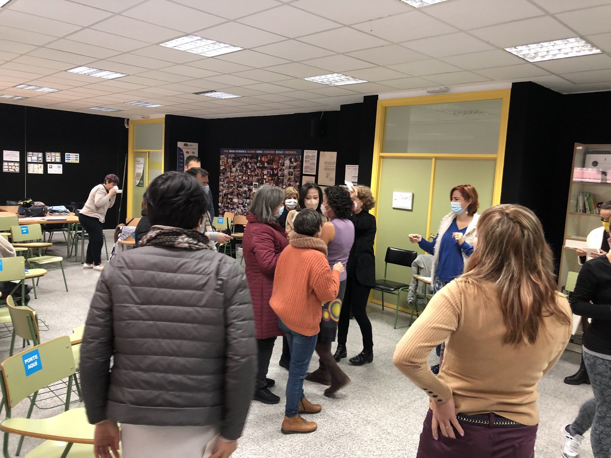 mmc_alicante's tweet photo. @soyraquelopez en la EOI Alicante iluminándonos sobre oratoria https://t.co/5dLMSQlxmv