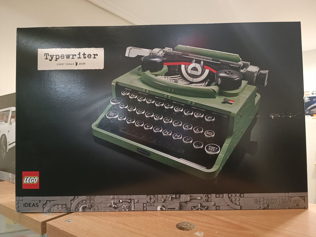 Frikilanders2's tweet image. #Typewritter . Máquina de escribir (no escribe sobre papel) de #LEGO en &quot;Car Brick Hobbies&quot; C/Badaya, 19 en #VitoriaGasteiz #modelismo