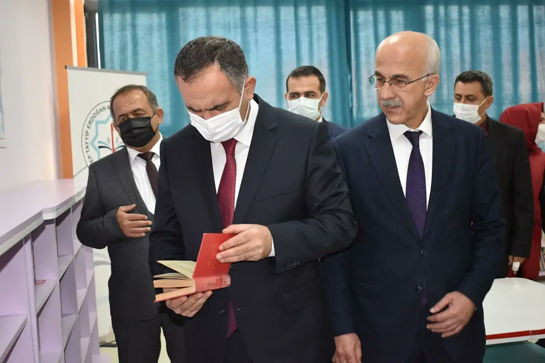 BurdurilMEM's tweet photo. Törene İl Milli Eğitim Müdürümüz Sayın  Erdem Kaya, İl Milli Eğitim Müdür Yardımcılarımız,  Şube Müdürlerimiz ve  Okul Müdürlerimiz katıldı.
@tcmeb @CevdetVural40 @Burdurvalilik @ArslantasvAli  @ErdemKaya_07 https://t.co/dDLeOql2l2