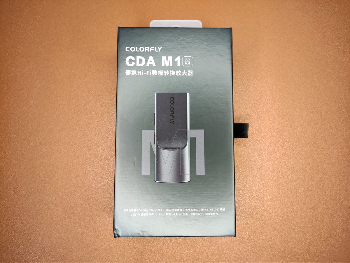 yulovesong's tweet image. My New Gear…
COLORFLY CDA M1が到着しました。
4.4mmが使えるドングル型DAC/AMPがほしかったんですよ！
これ1万で売って良いのですか？！
正直、めっちゃオススメです。

#COLORFLY