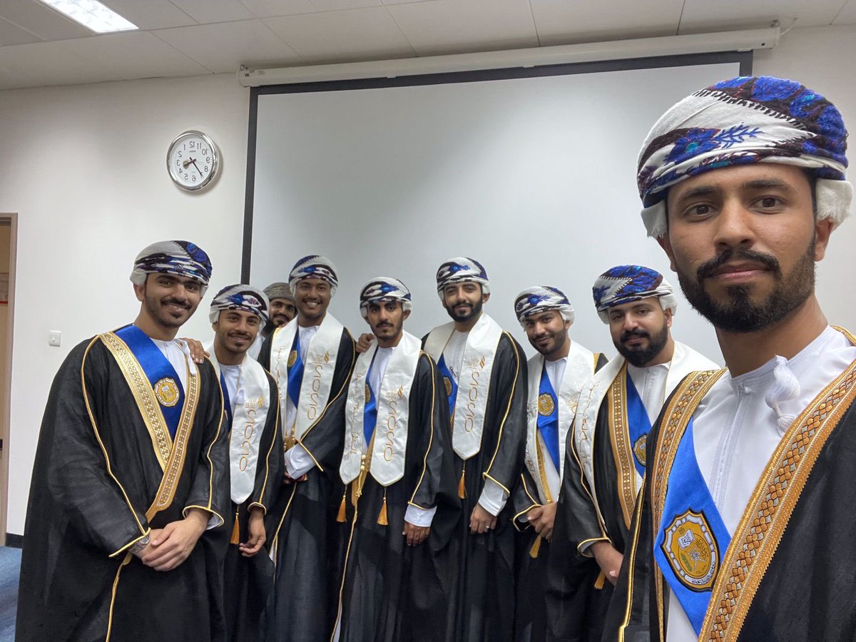 moh25088's tweet photo. الاصدقاء ❤️😍

#فرحه_تخرج٢٠٢١ https://t.co/3OXcPWvMtS
