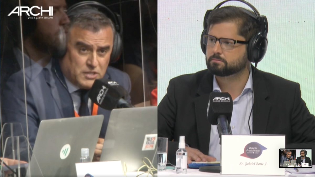 EquipoBoric's tweet photo. "Nosotros efectivamente proponemos la condonación progresiva de la deuda educativa, tanto el CAE, crédito de fondo solidario y Corfo". @gabrielboric 

#BoricPresidente en #DebateARCHI https://t.co/esSjyu9EF3