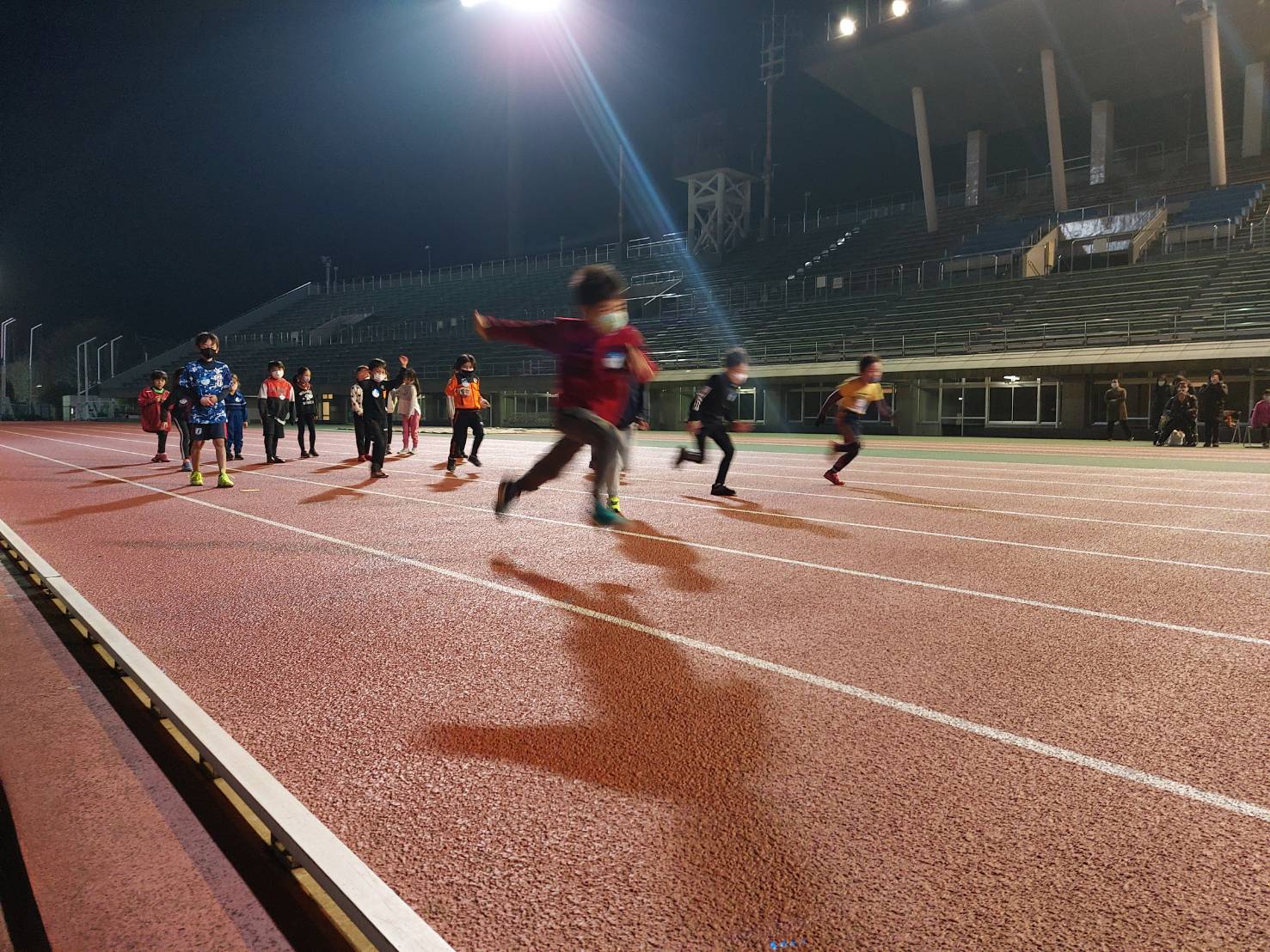 小瀬スポーツ公園 公式 子どもかけっこ教室を開催しました 幼児の部 低学年の部みんな楽しそうに走ってました かけっこ 小瀬スポーツ公園 ミズノ走り方教室 Jitリサイクルインクスタジアム T Co Qk0e17gpwv Twitter