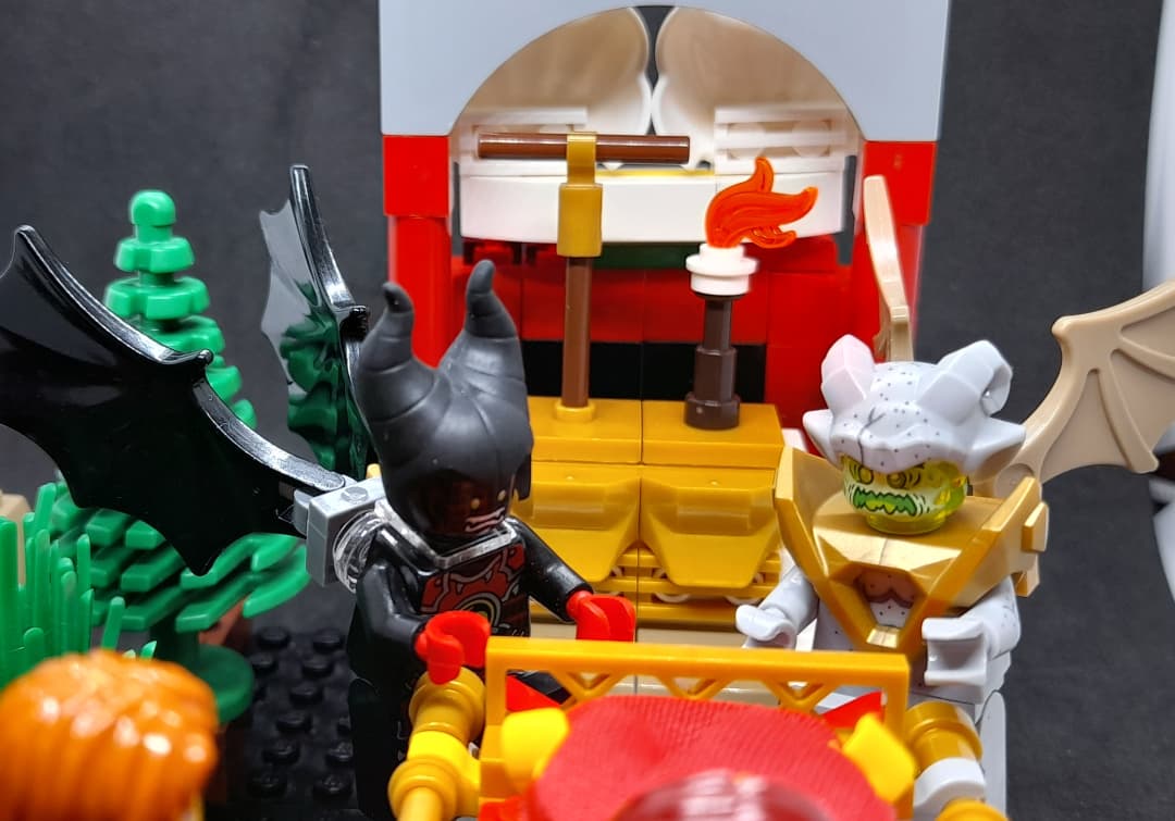 mog21's tweet photo. Paolo #Ucello died #OTD 10 December 1475 here's Two #Angels and Two #Devils arguing over the Woman's body reinterpreted in @LEGO_Group after original @GNMarche #paolouccello #predella #goodversusevil #heaven #hell #humansoul #rebuildtheworld #LEGO #arthistory #renaissance #wings https://t.co/jHCQQF0sUR