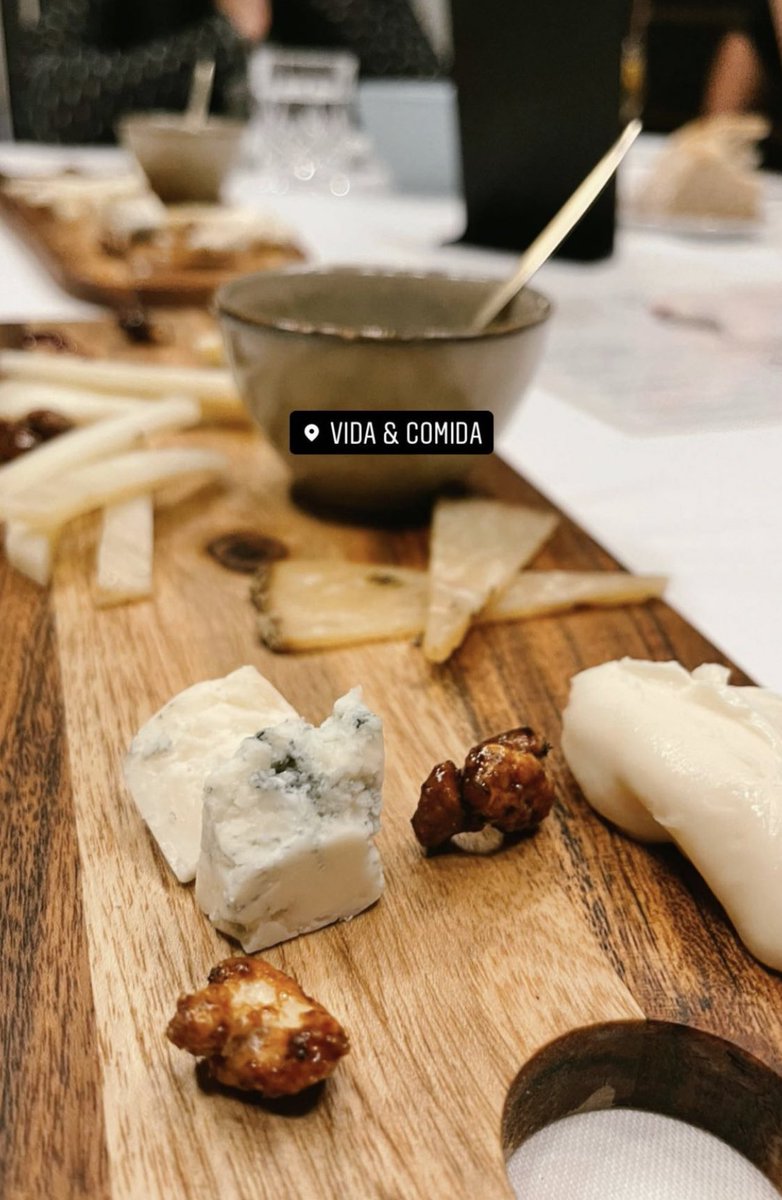 VidayComida's tweet photo. El sueño de todo #cheeselover 🧀✨

Nuestra “Tabla Idílica de Quesos Artesanales @quesoslaantigua” hace las delicias de todos aquellos que quieren compartir y disfrutar de la #vidaycomida ;)

✌🏻https://t.co/ngHpprUoNd #Salamanca #gourmet https://t.co/xp7YKRmxXr