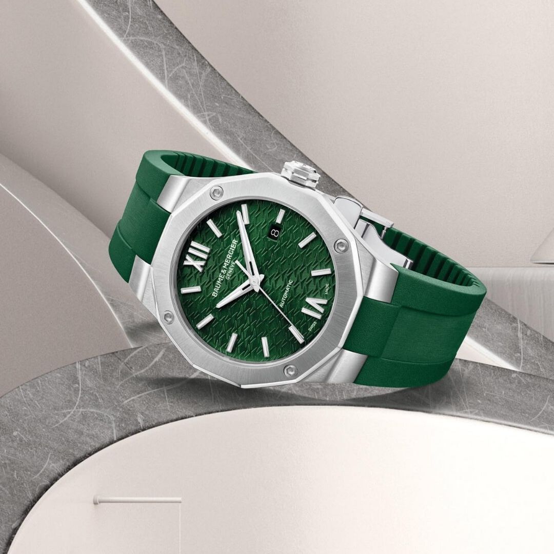 THBakerJeweller's tweet photo. Rocking around the Christmas tree with the @baumeetmercier Riviera Watch - If there was ever the time for a green timepiece it's now!
Shop yours at T.H Baker today: https://t.co/VSK7OU7rzL
#baumeetmercier #baumeetmercierwatch #riviera #greenwatches #thbaker https://t.co/q52HkChIom